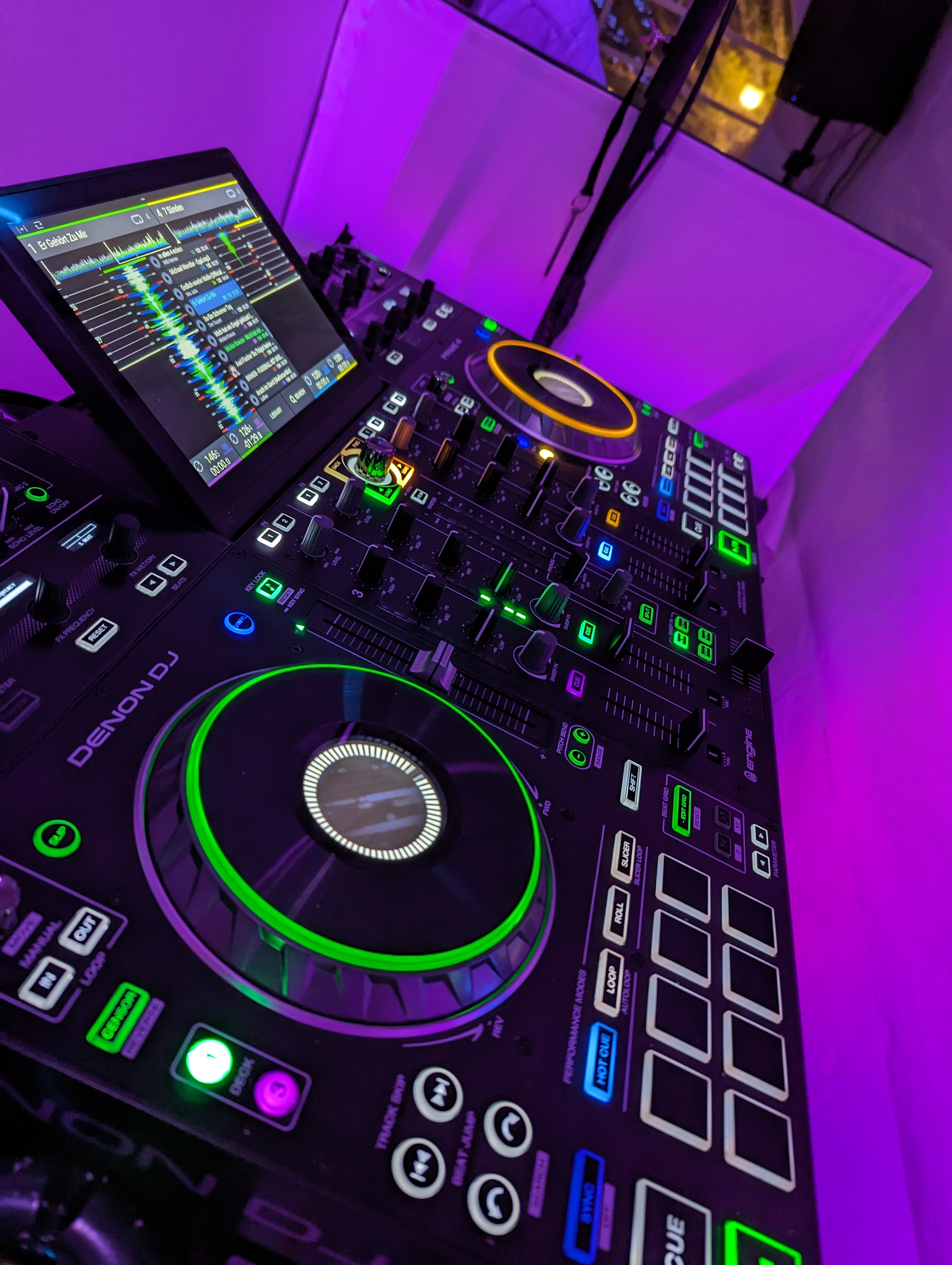 Denon Prime 4 DJ Konsole